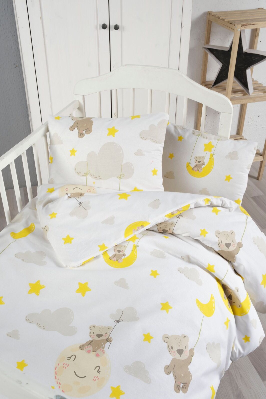 Bavlněné dětské povlečení do malé postýlky 90x135, 45x60 cm medvídek v oblacích, zapínání: zipový uzávěr