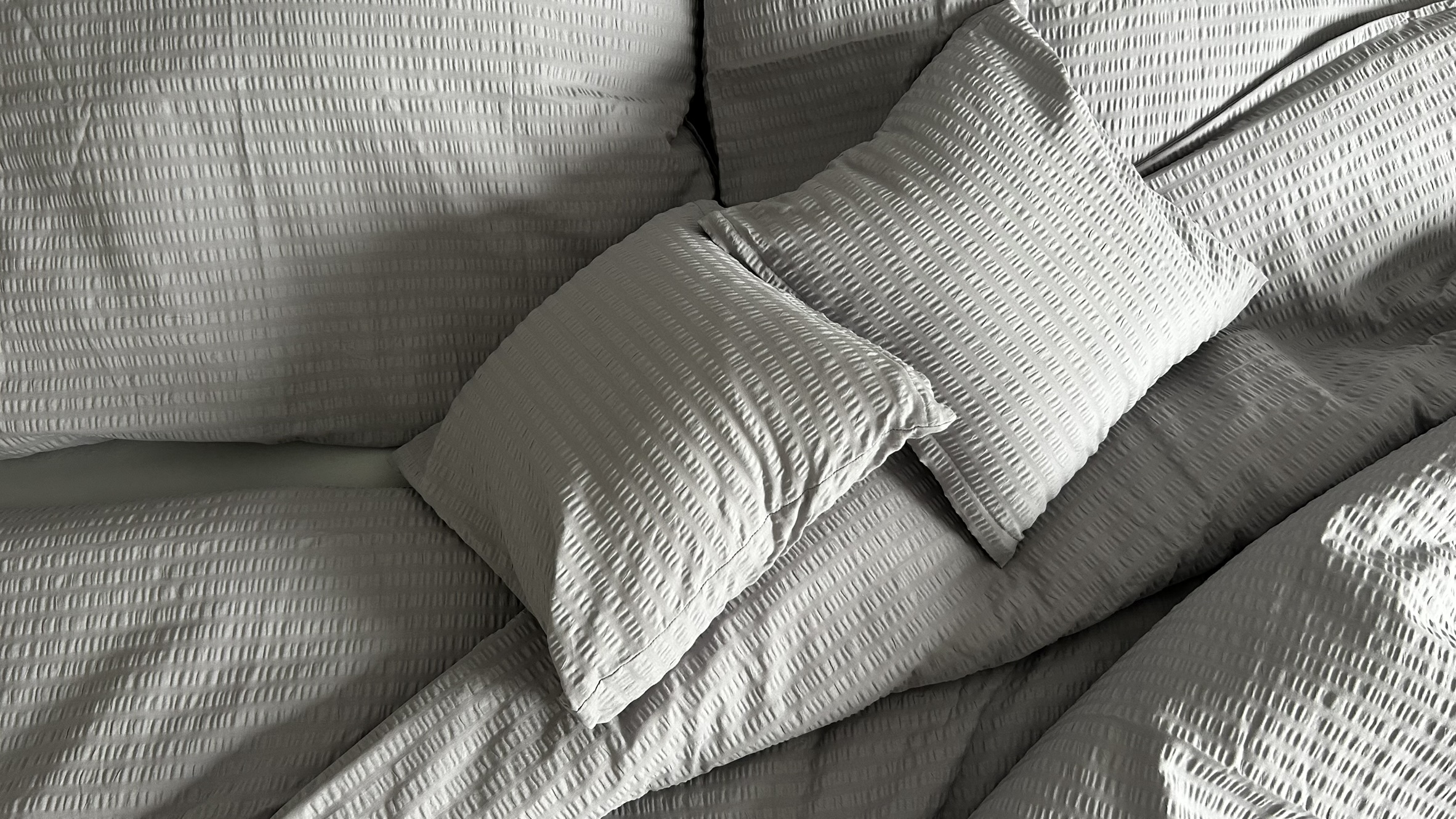 Prodloužené povlečení krep UNI 140x220, 70x90cm Šedé, zapínání: zipový uzávěr