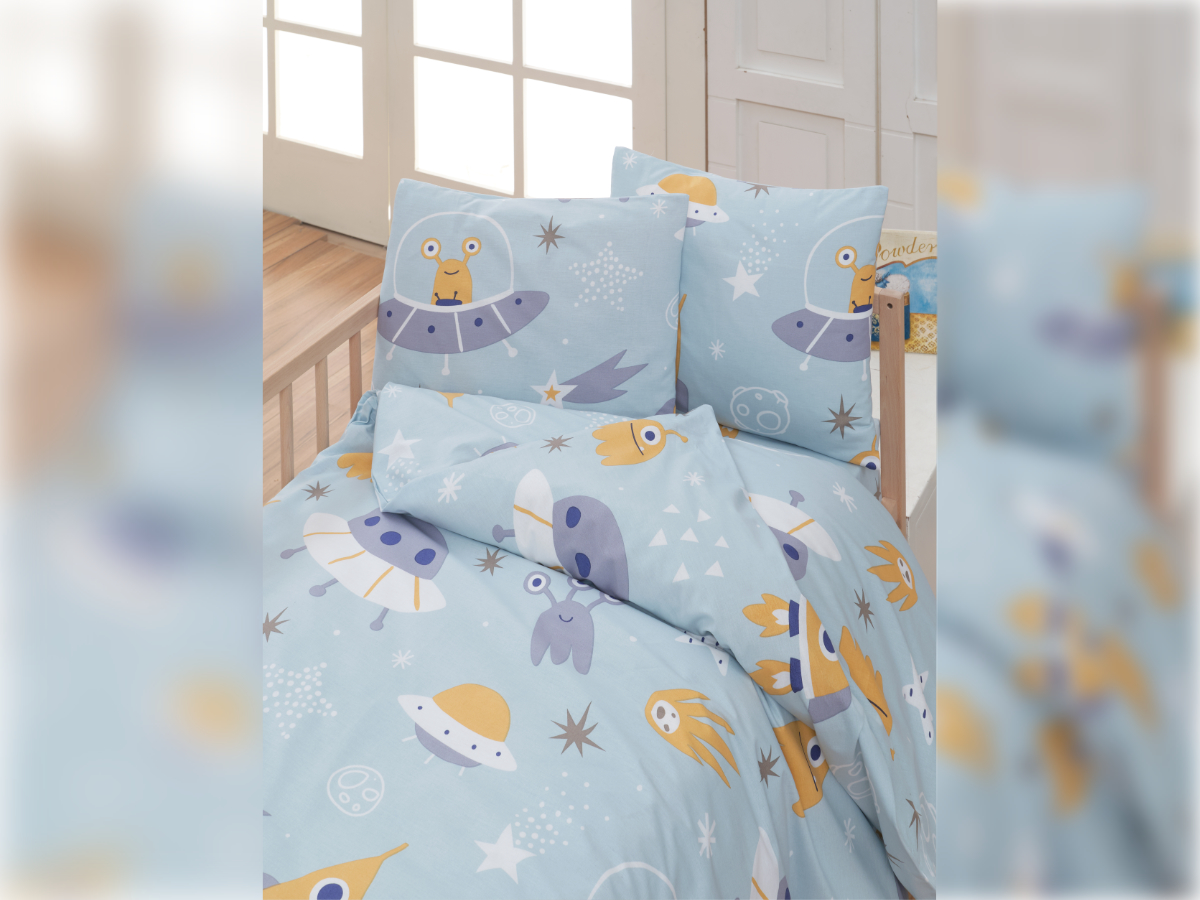 Krepové dětské povlečení do malé postýlky 90x135, 45x60 cm Vesmírné UFO, zapínání: zipový uzávěr