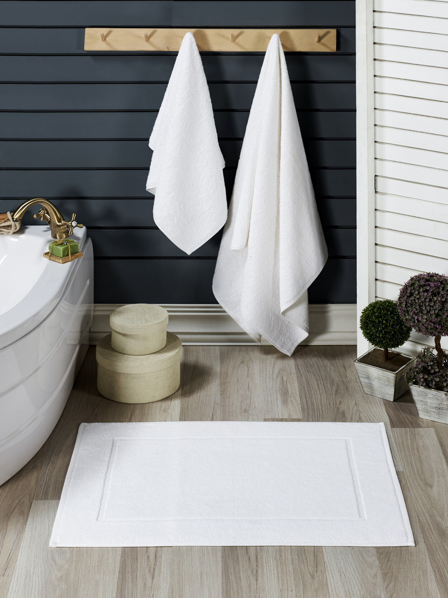 Hotelový ručník na ruce 30x50cm froté 450g bílý