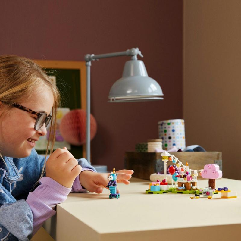LEGO® Animal Crossing™ 77046 Julianova narozeninová oslava