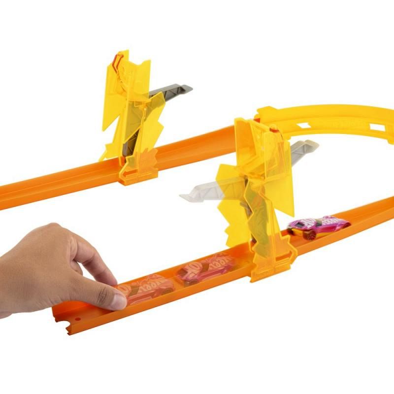 Hot Wheels TRACK BUILDER DRÁHA V BOXÍKU ASST