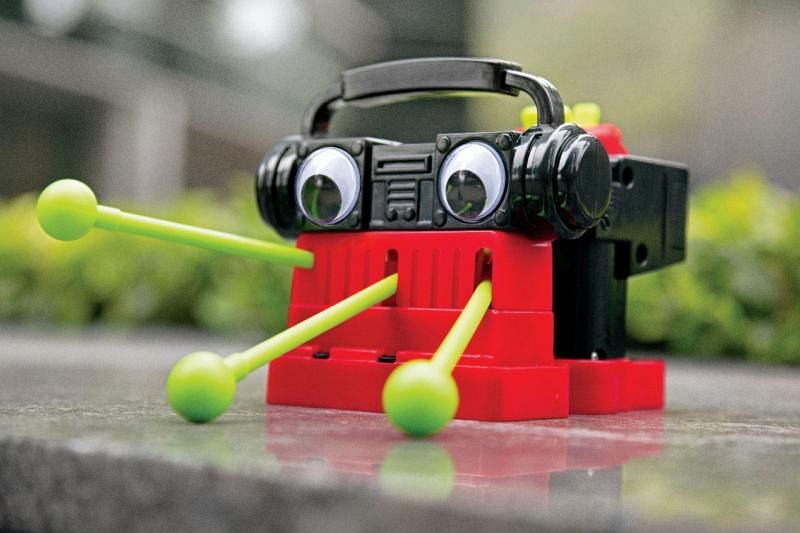 4M Robot bubeník